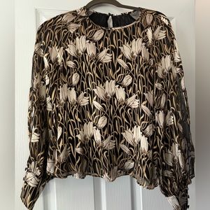 Banana Republic cropped split sleeve top